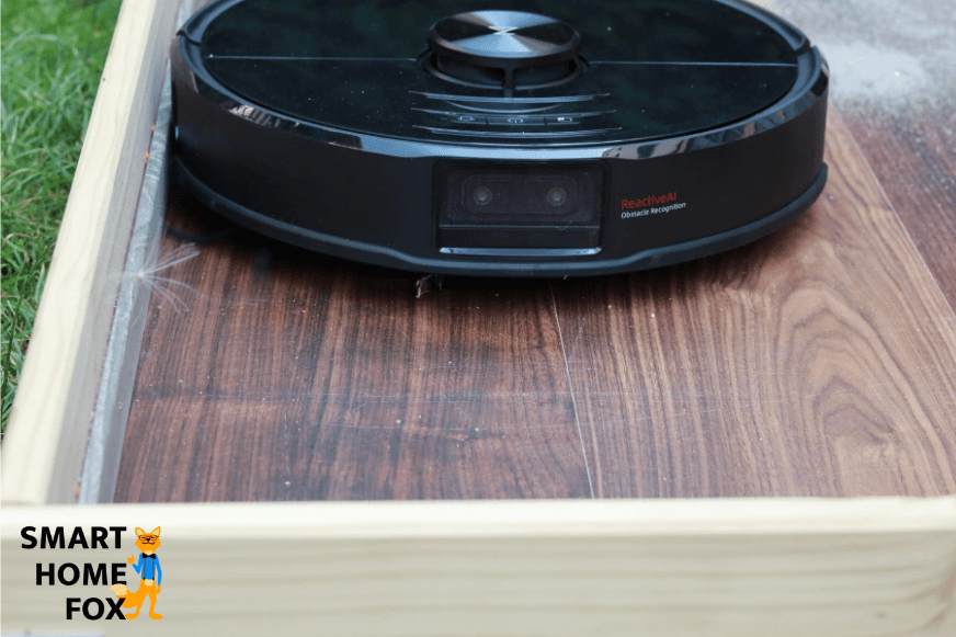 Roborock S6 MaxV уборка вдоль плинтусов.